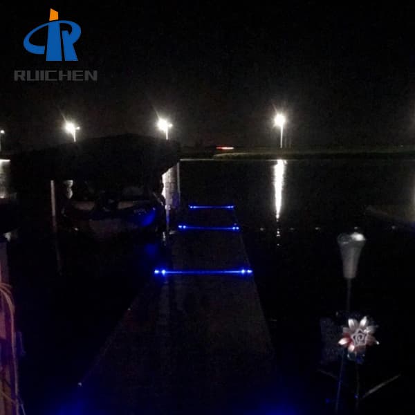 Solar Road Stud Cat Eyes In Korea For Motorway